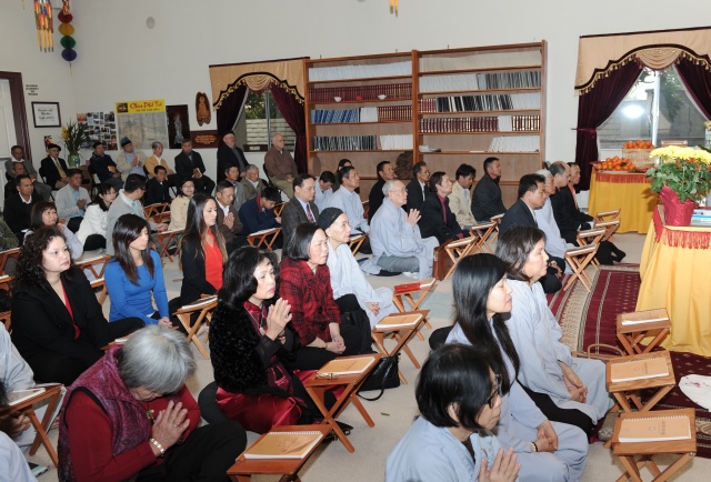 Hoa Kỳ: Lễ Phật đầu năm Ất Mùi 2015 tại chùa Phổ Từ