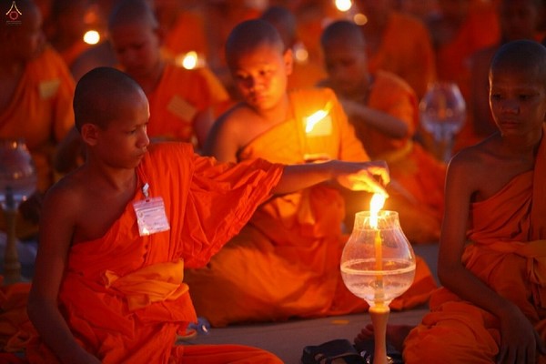 Thái Lan: Hình ảnh Lễ Truyền trao Giới pháp tại Tu viện Wat Phra Dhammakaya