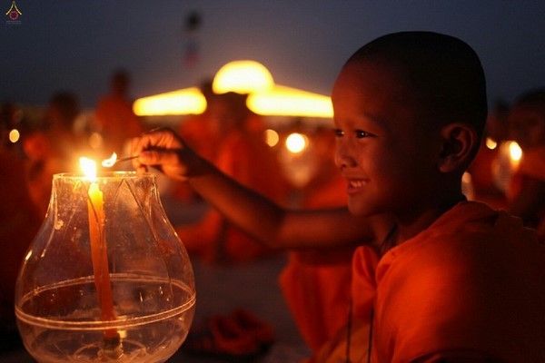 Thái Lan: Hình ảnh Lễ Truyền trao Giới pháp tại Tu viện Wat Phra Dhammakaya