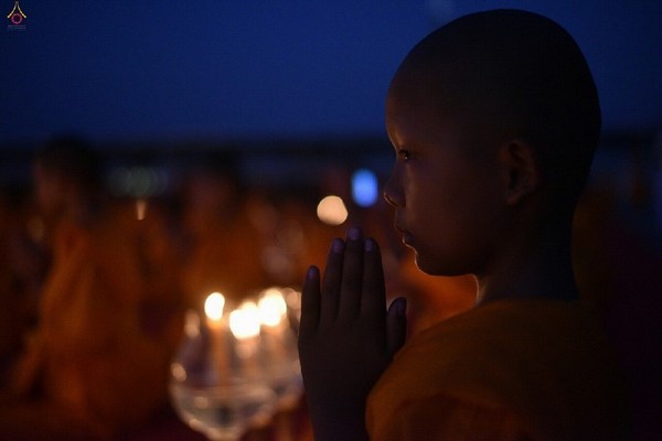 Thái Lan: Hình ảnh Lễ Truyền trao Giới pháp tại Tu viện Wat Phra Dhammakaya