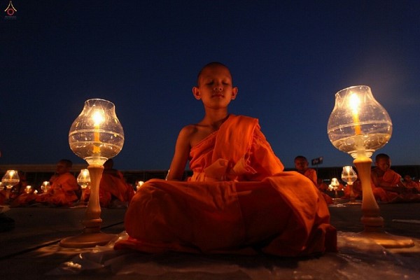 Thái Lan: Hình ảnh Lễ Truyền trao Giới pháp tại Tu viện Wat Phra Dhammakaya