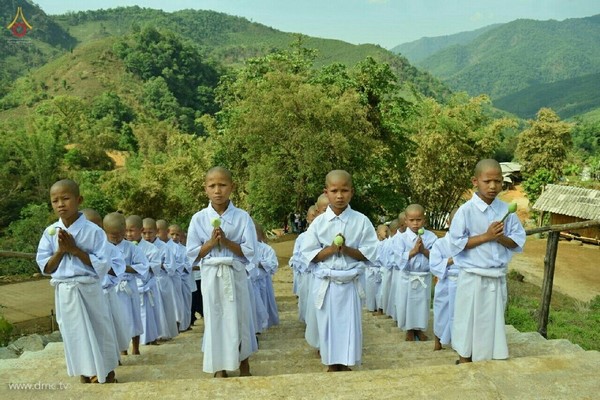 Thái Lan: Chùm ảnh xuất gia gieo duyên