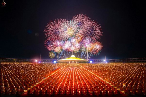 Thái Lan: Hình ảnh Lễ Truyền trao Giới pháp tại Tu viện Wat Phra Dhammakaya