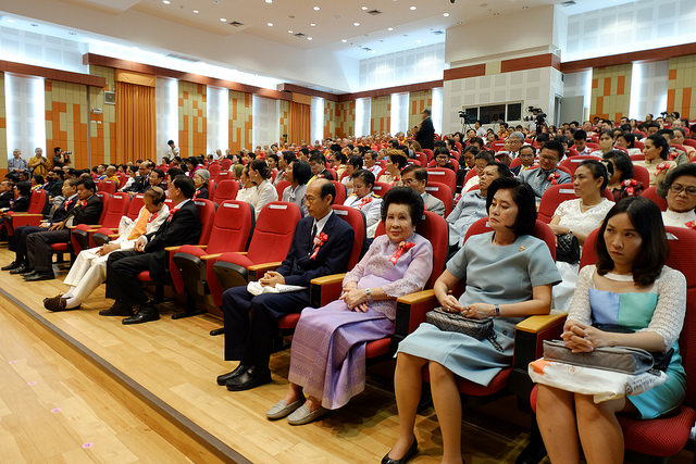 TT. Thích Nhật Từ nhận giải thưởng &quot;Lãnh Đạo Xuất Sắc Phật Giáo Thế Giới&quot; tại Thái Lan