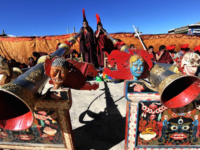 Tây Tạng: Tu viện Sakya tổ chức biểu diễn Thần Hộ pháp khiêu vũ