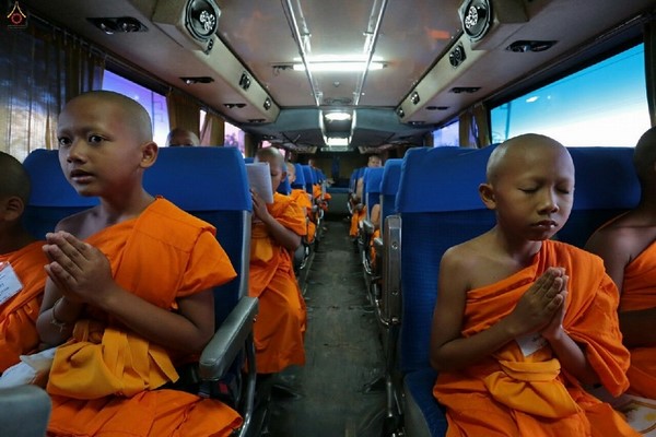 Thái Lan: Hình ảnh Lễ Truyền trao Giới pháp tại Tu viện Wat Phra Dhammakaya