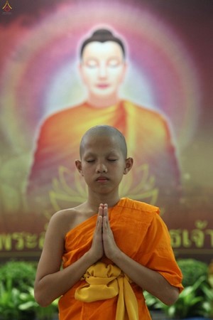 Thái Lan: Hình ảnh Lễ Truyền trao Giới pháp tại Tu viện Wat Phra Dhammakaya