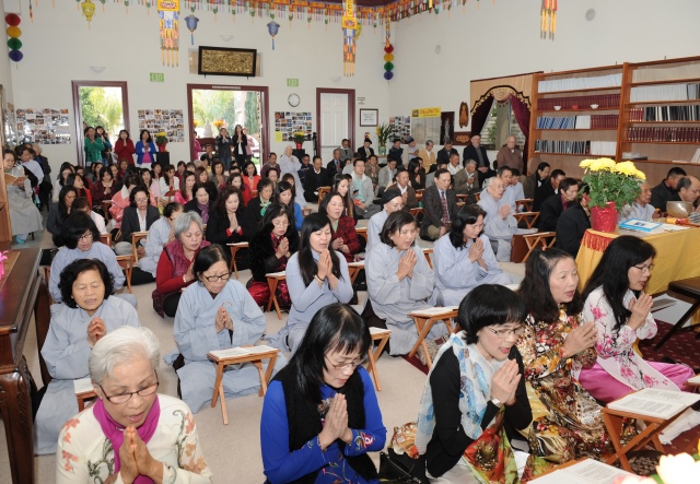 Hoa Kỳ: Lễ Phật đầu năm Ất Mùi 2015 tại chùa Phổ Từ