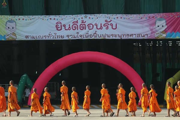 Thái Lan: Hình ảnh Lễ Truyền trao Giới pháp tại Tu viện Wat Phra Dhammakaya