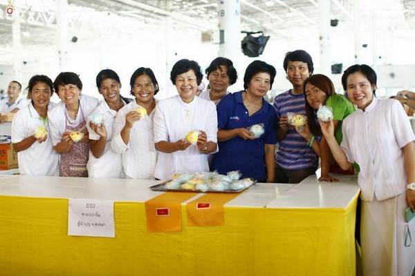 Thái Lan: Hình ảnh Lễ Truyền trao Giới pháp tại Tu viện Wat Phra Dhammakaya