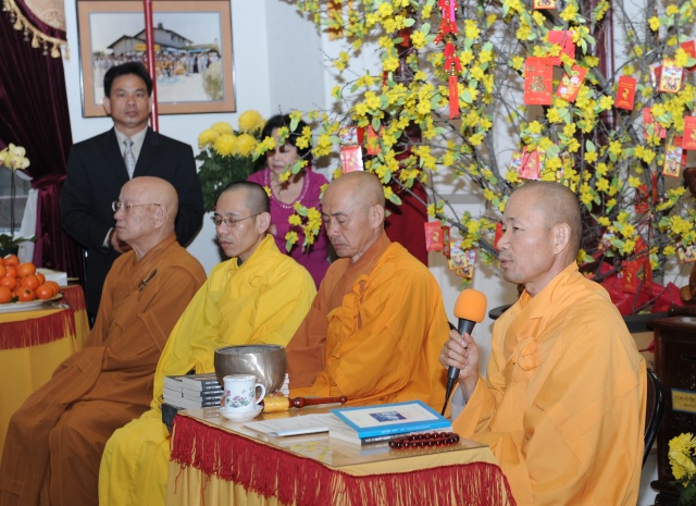Hoa Kỳ: Lễ Phật đầu năm Ất Mùi 2015 tại chùa Phổ Từ