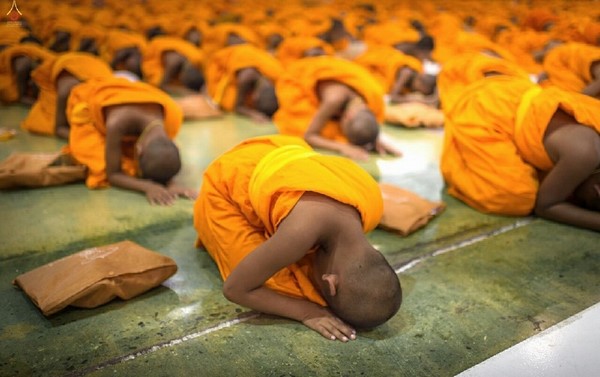 Thái Lan: Hình ảnh Lễ Truyền trao Giới pháp tại Tu viện Wat Phra Dhammakaya