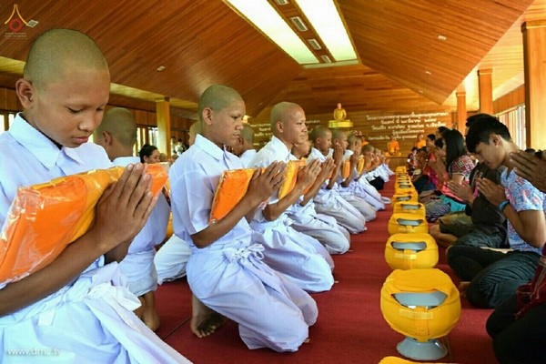 Thái Lan: Chùm ảnh xuất gia gieo duyên