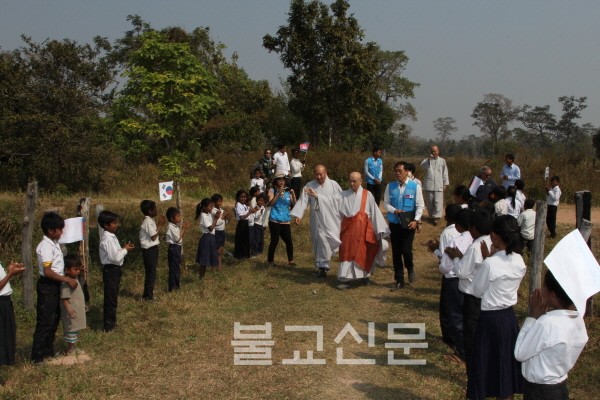 Phật giáo Hàn Quốc hợp tác Quốc tế tháo gỡ bom mìn tại Campuchia