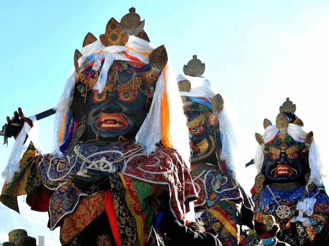 Tây Tạng: Tu viện Sakya tổ chức biểu diễn Thần Hộ pháp khiêu vũ