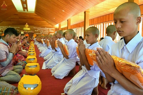 Thái Lan: Chùm ảnh xuất gia gieo duyên