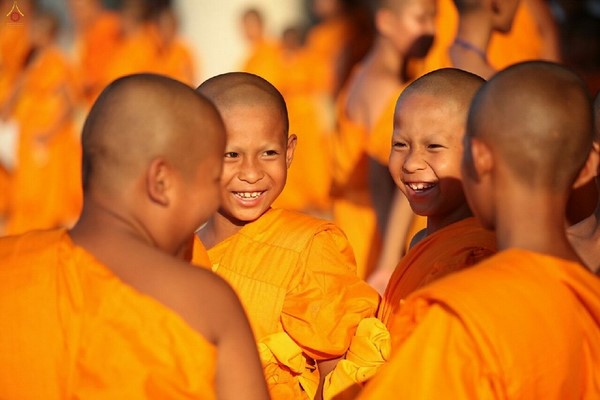 Thái Lan: Hình ảnh Lễ Truyền trao Giới pháp tại Tu viện Wat Phra Dhammakaya