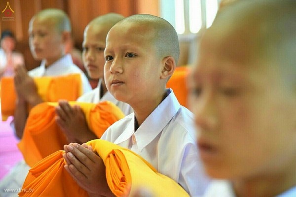 Thái Lan: Chùm ảnh xuất gia gieo duyên