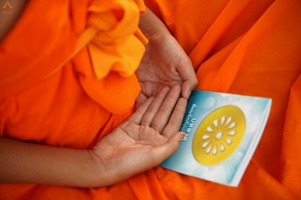 Thái Lan: Hình ảnh Lễ Truyền trao Giới pháp tại Tu viện Wat Phra Dhammakaya