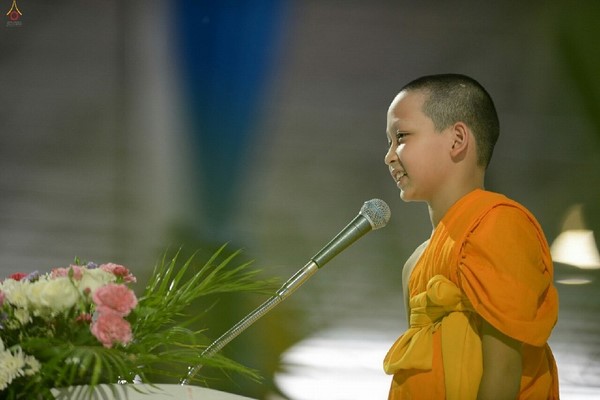 Thái Lan: Hình ảnh Lễ Truyền trao Giới pháp tại Tu viện Wat Phra Dhammakaya