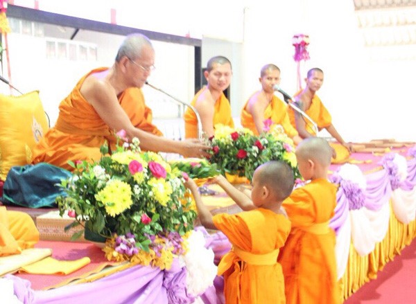 Thái Lan: Chùm ảnh xuất gia gieo duyên