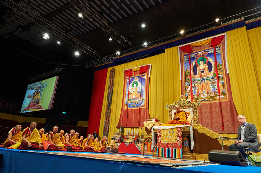 Chùm ảnh: Buổi chia sẻ Pháp thoại của đức Đạt Lai Lạt Ma tại bang Basel (Thụy Sĩ)