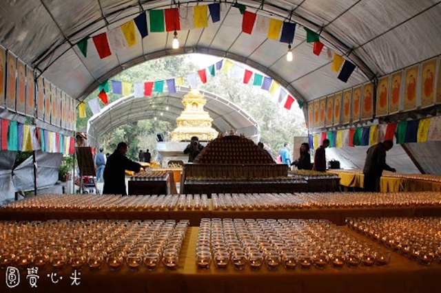 Đài Loan: Viên Giác thôn Di Đà thắp 650.004 ngọn đèn