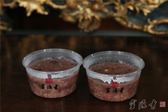 Trung Quốc: Nhân kỷ niệm ngày Phật Thành đạo, Linh Ẩn Tự tổ chức Từ thiện ba trăm nghìn hộp cháo Lạp Bát