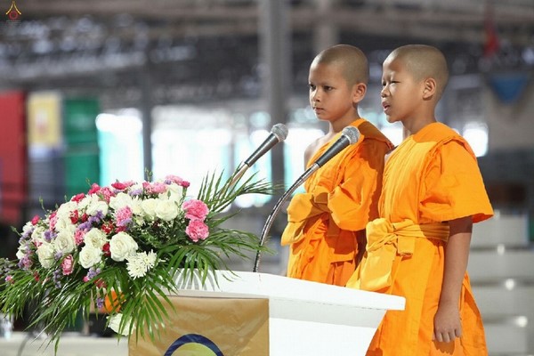 Thái Lan: Hình ảnh Lễ Truyền trao Giới pháp tại Tu viện Wat Phra Dhammakaya