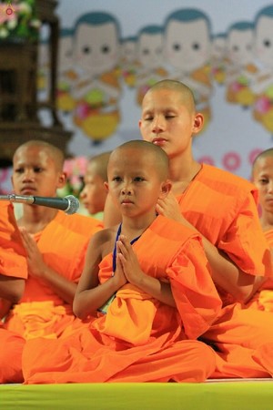 Thái Lan: Hình ảnh Lễ Truyền trao Giới pháp tại Tu viện Wat Phra Dhammakaya