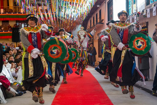 Ấn Độ: Chùm ảnh Liên hoan lễ hội Shoton theo truyền thống Tây Tạng