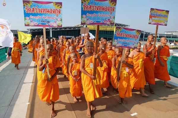 Thái Lan: Hình ảnh Lễ Truyền trao Giới pháp tại Tu viện Wat Phra Dhammakaya