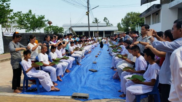 Thái Lan: Chùm ảnh xuất gia gieo duyên