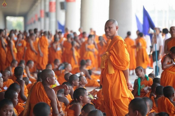 Thái Lan: Hình ảnh Lễ Truyền trao Giới pháp tại Tu viện Wat Phra Dhammakaya