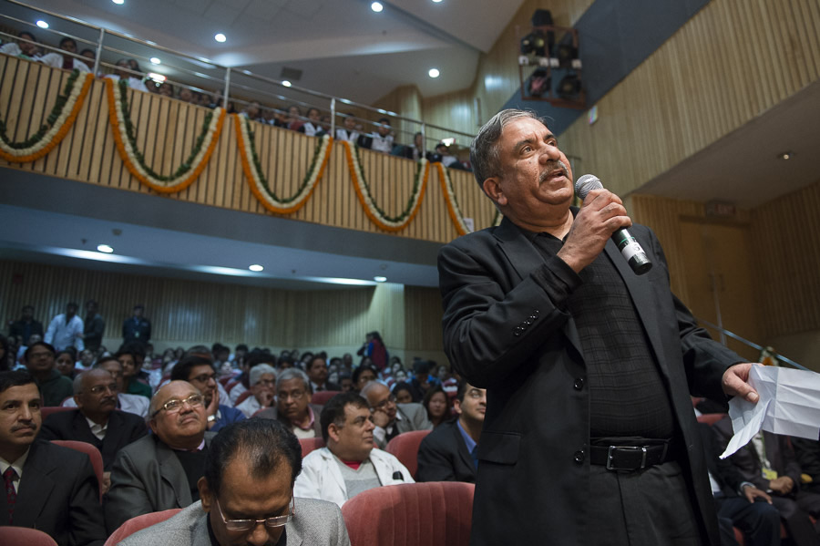 Ấn Độ: Đức Đạt Lai Lạt Ma chia sẻ pháp thoại tại Bệnh viện Ram Manohar Lohia New Delhi