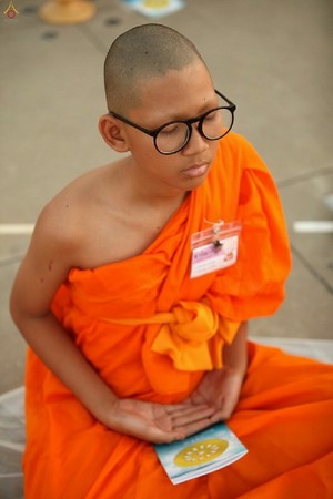 Thái Lan: Hình ảnh Lễ Truyền trao Giới pháp tại Tu viện Wat Phra Dhammakaya