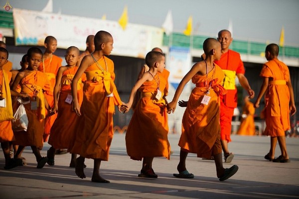 Thái Lan: Hình ảnh Lễ Truyền trao Giới pháp tại Tu viện Wat Phra Dhammakaya