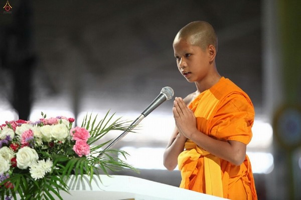 Thái Lan: Hình ảnh Lễ Truyền trao Giới pháp tại Tu viện Wat Phra Dhammakaya