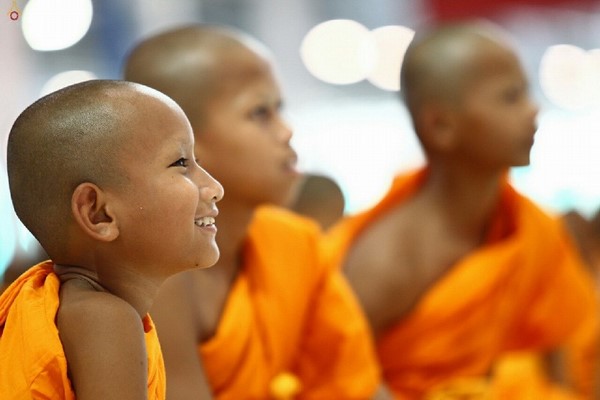 Thái Lan: Hình ảnh Lễ Truyền trao Giới pháp tại Tu viện Wat Phra Dhammakaya