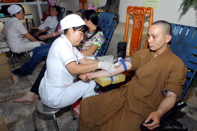 Chùa Giác Ngộ: Hơn 200 người đăng ký tham gia hiến máu nhân đạo