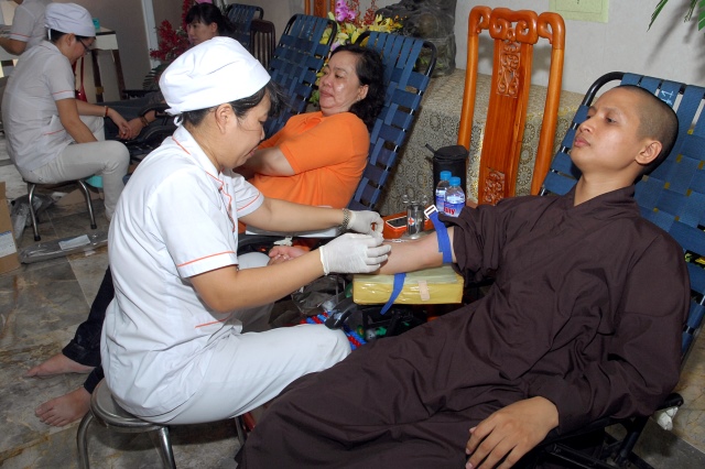 Chùa Giác Ngộ: Hơn 200 người đăng ký tham gia hiến máu nhân đạo