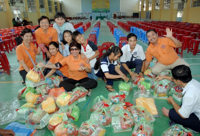 Quỹ Đạo Phật Ngày Nay: Hơn 600 học sinh gieo duyên với Phật pháp tại Tiền Giang