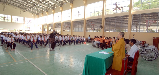 Quỹ Đạo Phật Ngày Nay: Hơn 600 học sinh gieo duyên với Phật pháp tại Tiền Giang