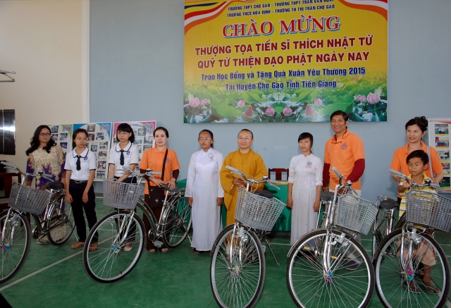 Quỹ Đạo Phật Ngày Nay: Hơn 600 học sinh gieo duyên với Phật pháp tại Tiền Giang
