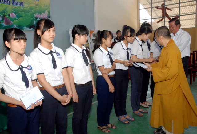 Quỹ Đạo Phật Ngày Nay: Hơn 600 học sinh gieo duyên với Phật pháp tại Tiền Giang