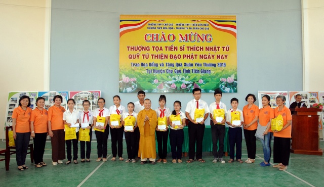 Quỹ Đạo Phật Ngày Nay: Hơn 600 học sinh gieo duyên với Phật pháp tại Tiền Giang