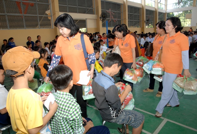 Quỹ Đạo Phật Ngày Nay: Hơn 600 học sinh gieo duyên với Phật pháp tại Tiền Giang
