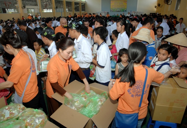 Quỹ Đạo Phật Ngày Nay: Hơn 600 học sinh gieo duyên với Phật pháp tại Tiền Giang