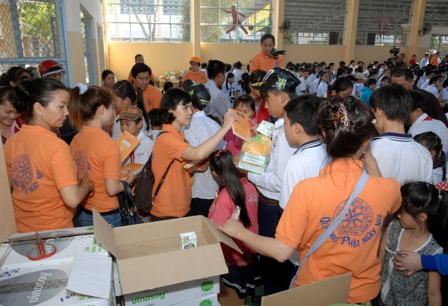 Quỹ Đạo Phật Ngày Nay: Hơn 600 học sinh gieo duyên với Phật pháp tại Tiền Giang