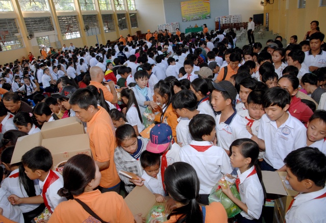 Quỹ Đạo Phật Ngày Nay: Hơn 600 học sinh gieo duyên với Phật pháp tại Tiền Giang